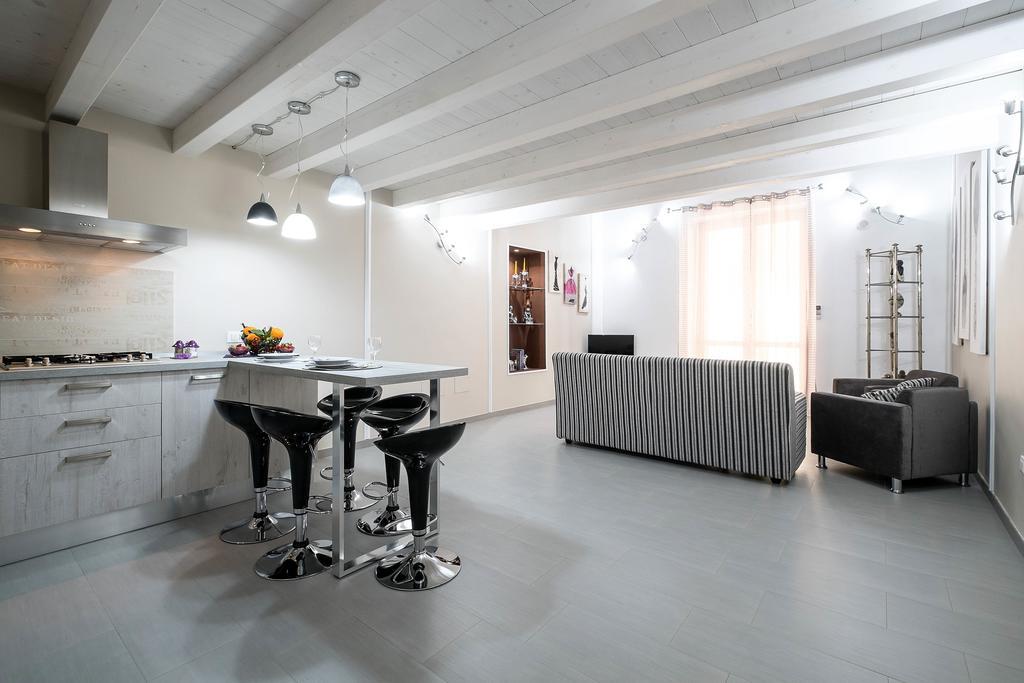 Quattro Canti Apartments ปาแลร์โม ภายนอก รูปภาพ